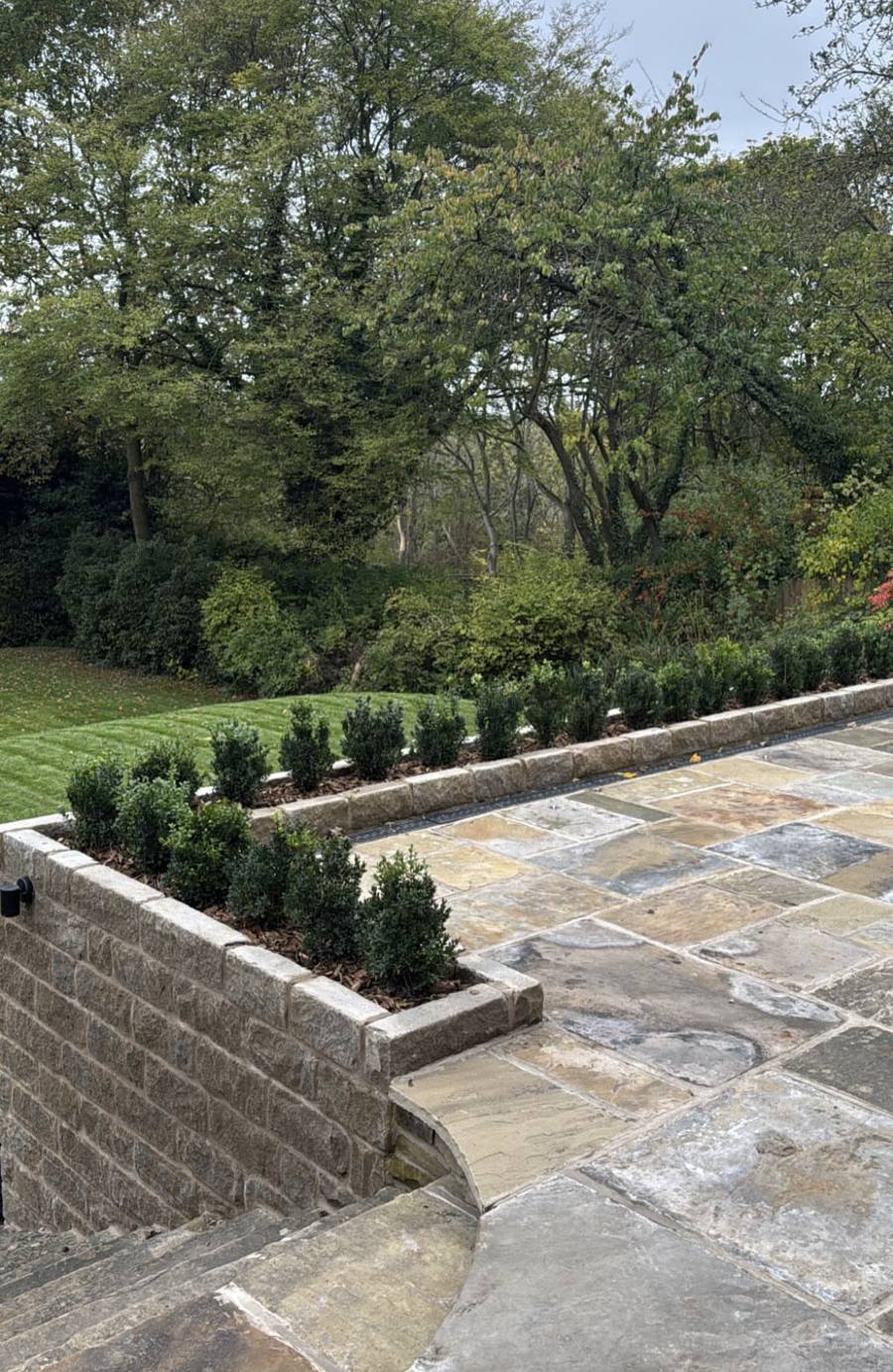 Curved step and planter, Harrogate